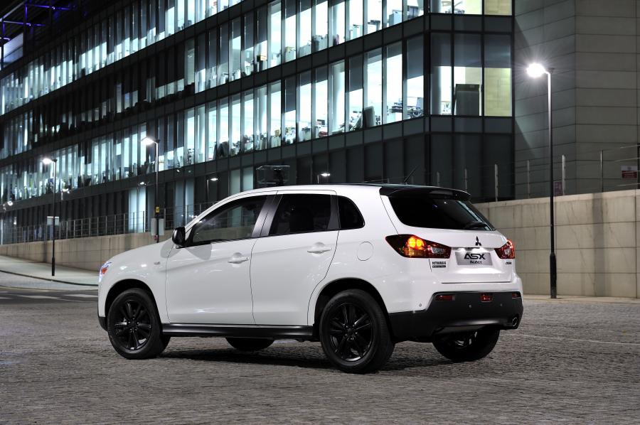  Mitsubishi ASX Black 2011 года  (UK) (фото 79 из 109)